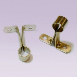 Soporte niquelado largo, en lamina central...